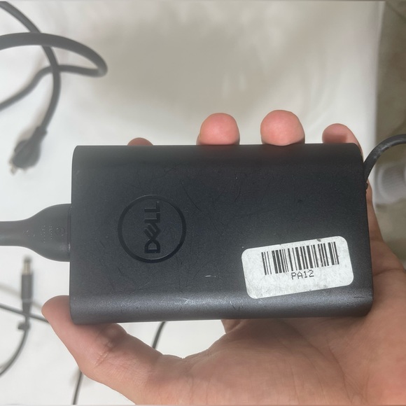 Dell 65w AC Adapter - Picture 3 of 5